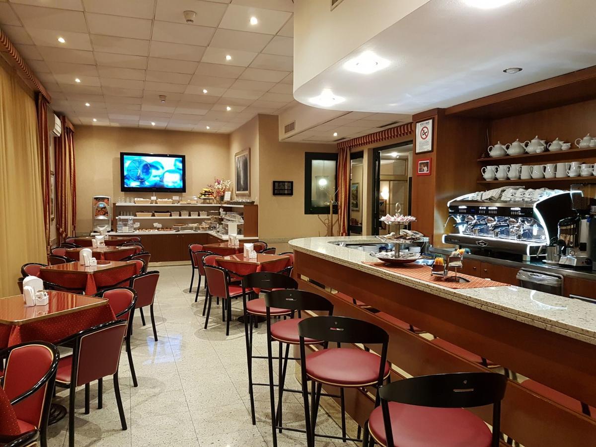 Hotel Tirreno เจนัว ภายนอก รูปภาพ