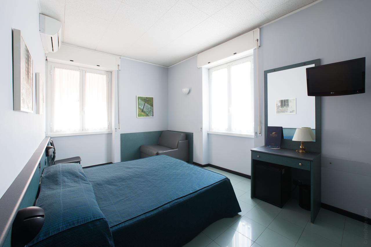 Hotel Tirreno เจนัว ภายนอก รูปภาพ