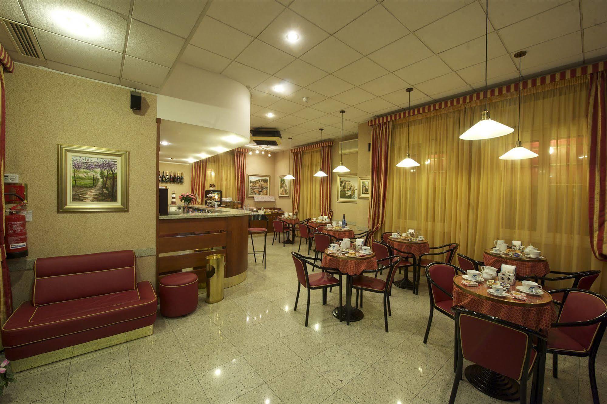 Hotel Tirreno เจนัว ภายนอก รูปภาพ