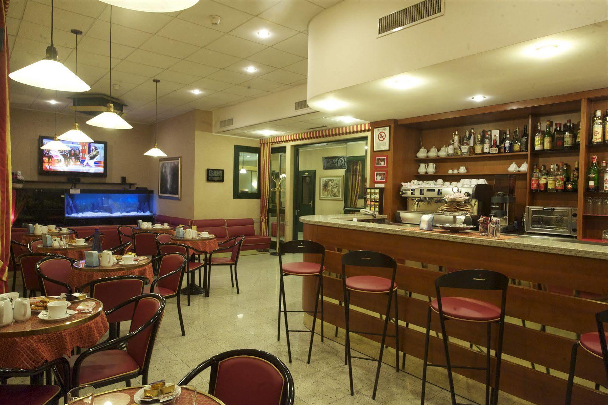 Hotel Tirreno เจนัว ภายนอก รูปภาพ