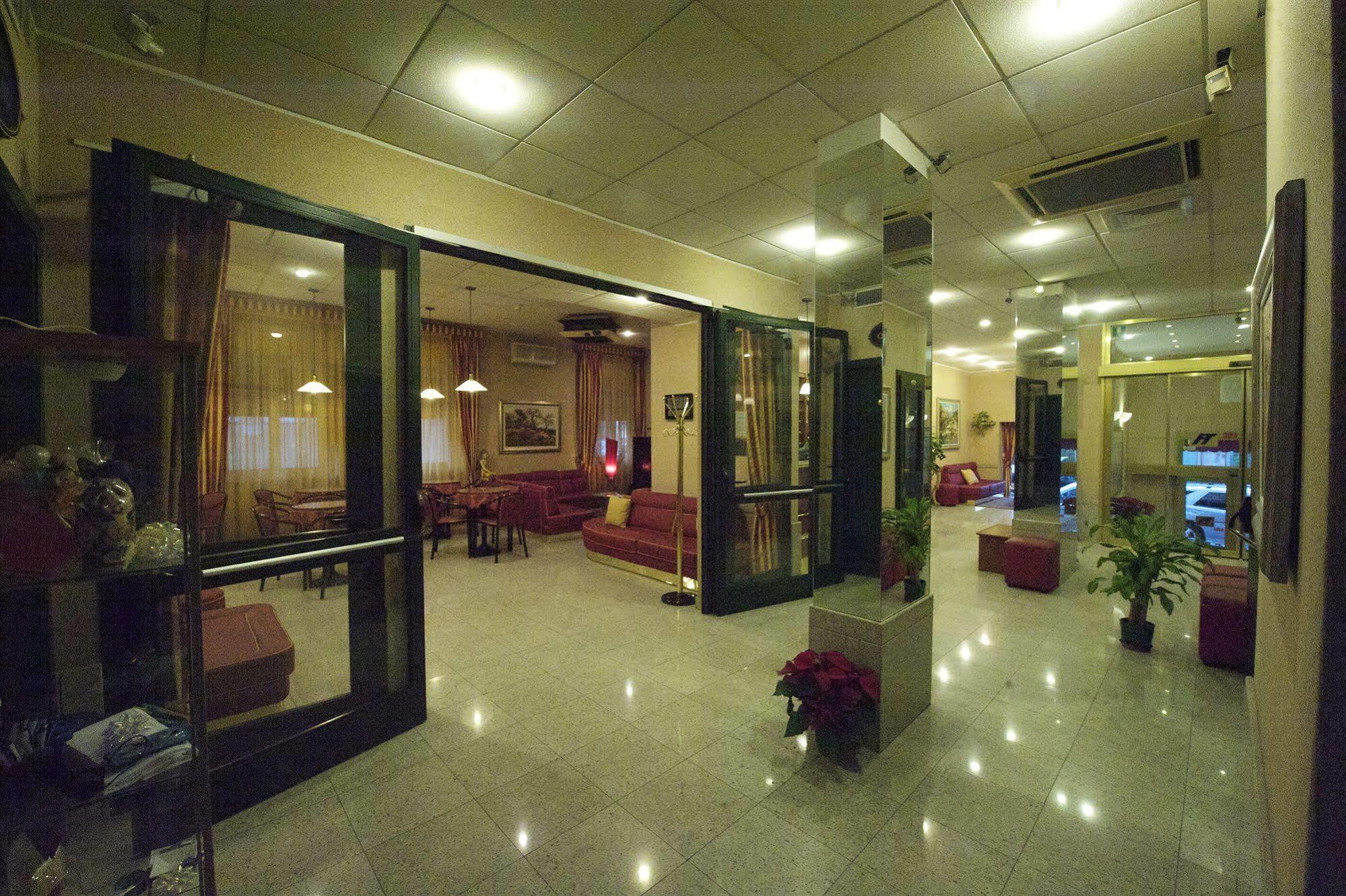 Hotel Tirreno เจนัว ภายนอก รูปภาพ