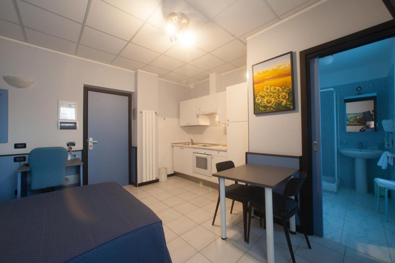 Hotel Tirreno เจนัว ภายนอก รูปภาพ
