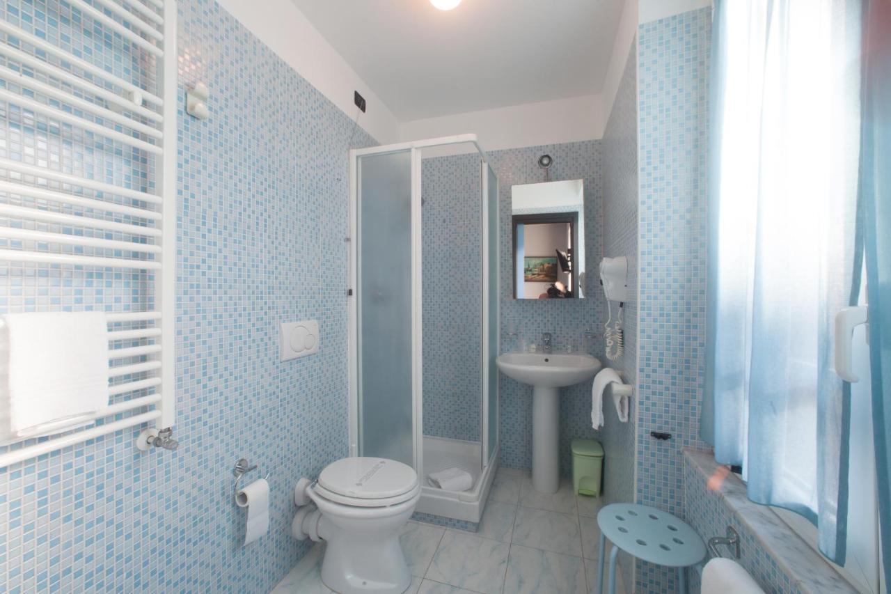 Hotel Tirreno เจนัว ภายนอก รูปภาพ