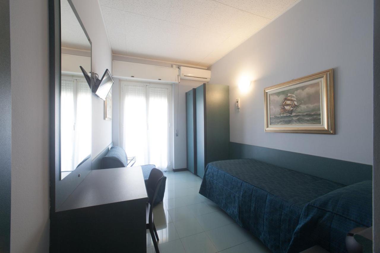 Hotel Tirreno เจนัว ภายนอก รูปภาพ