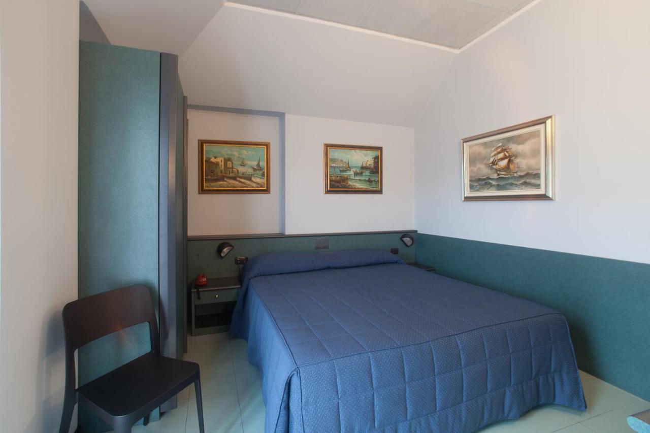Hotel Tirreno เจนัว ภายนอก รูปภาพ